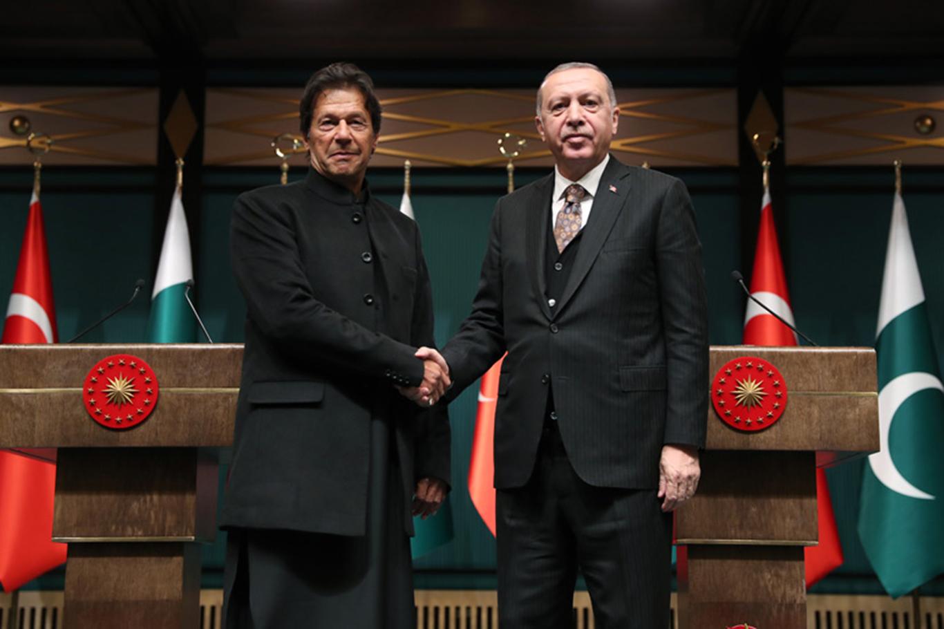 Cumhurbaşkanı Erdoğan Pakistan Başbakanı Han'la görüştü